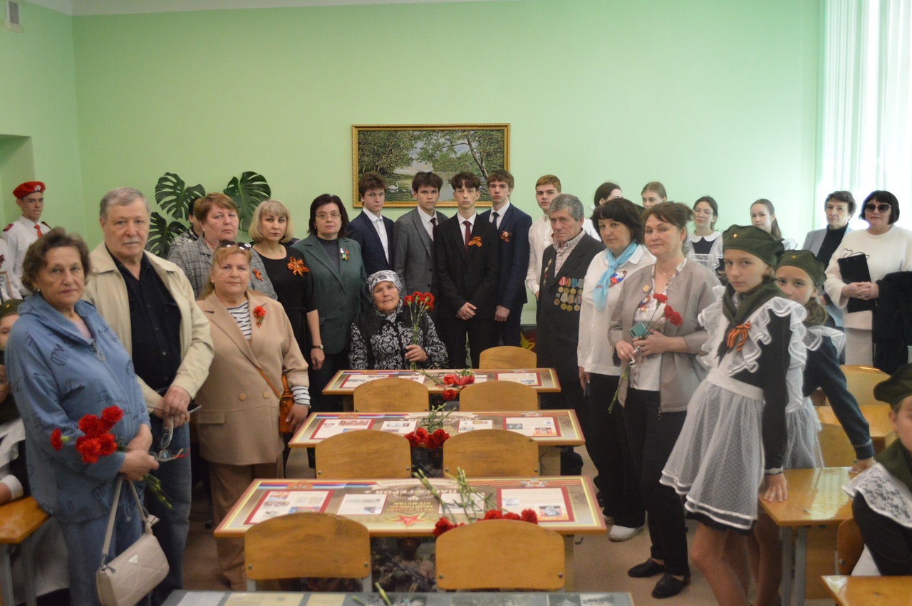 В КАНУН 80-ЛЕТИЯ ВЕЛИКОЙ ПОБЕДЫ наша школа присоединилась к Всероссийскому образовательному проекту «Парта Героя - объединение поколений».