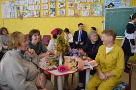 В ПРЕДДВЕРИИ ДНЯ УЧИТЕЛЯ.